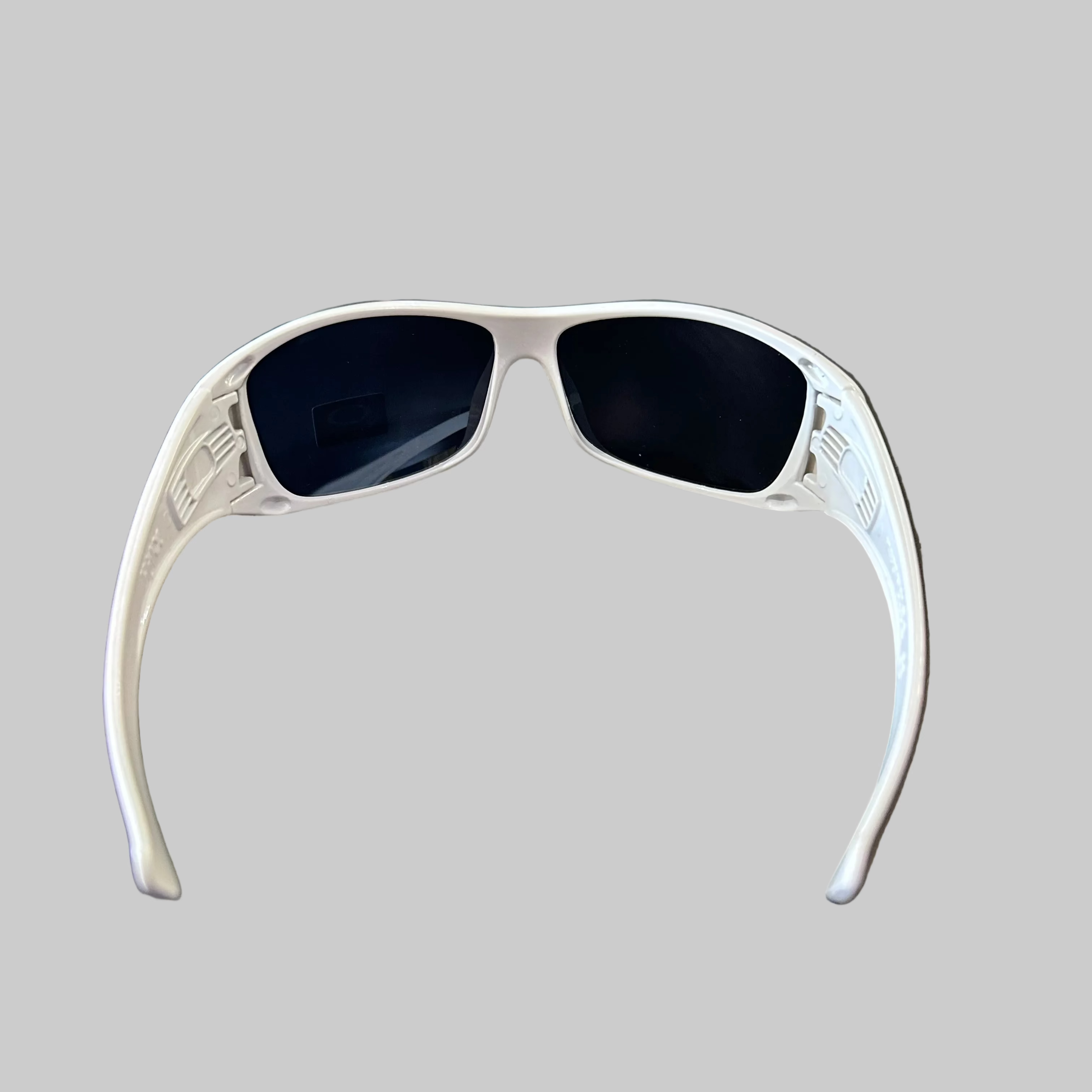 Hijinx 12-776 – Polished White / Black Iridium – NOS by Oakley (Dead Stock)
